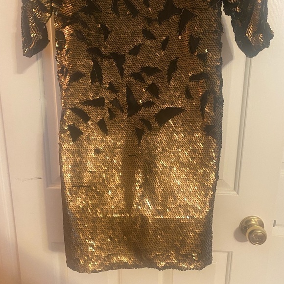 “FRENCH CONNECTION” Sequin T-Shirt Dress - Picture 6 of 10